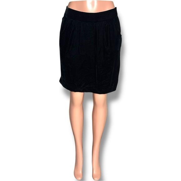 GAP Dresses & Skirts - GAP Size 12 Women’s Black Velour A-Line Mini Skirt NWT